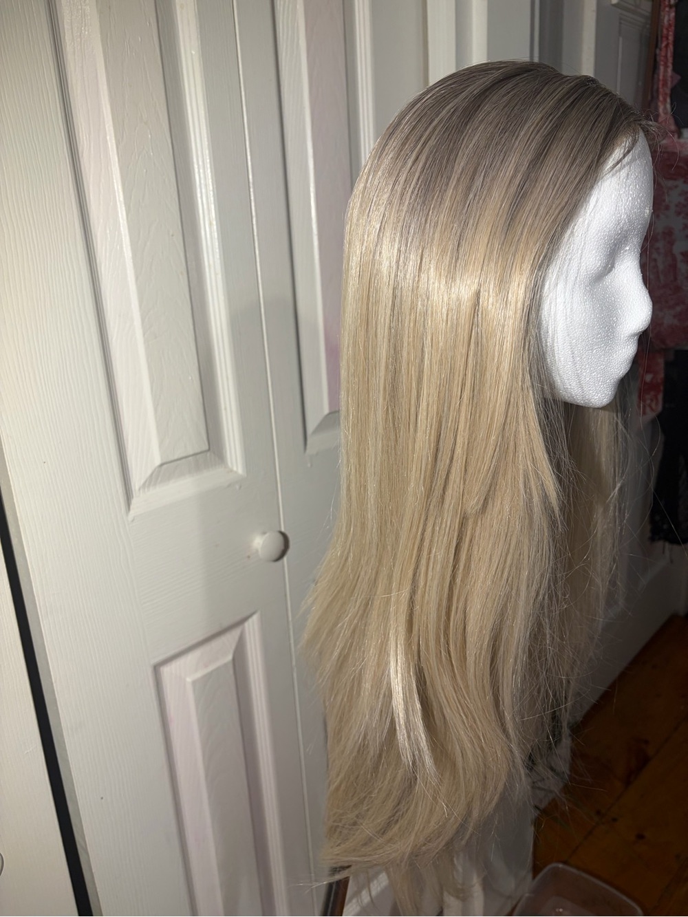 Blonde Long Straight Lace Front Wig - Natural Ash Blonde ombré - Picture 2 of 4
